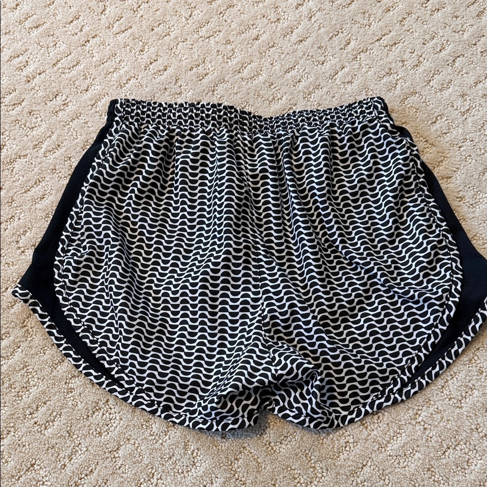 Nike Black and White Wave Pattern Women's Athletic Shorts - Picture 3 of 3